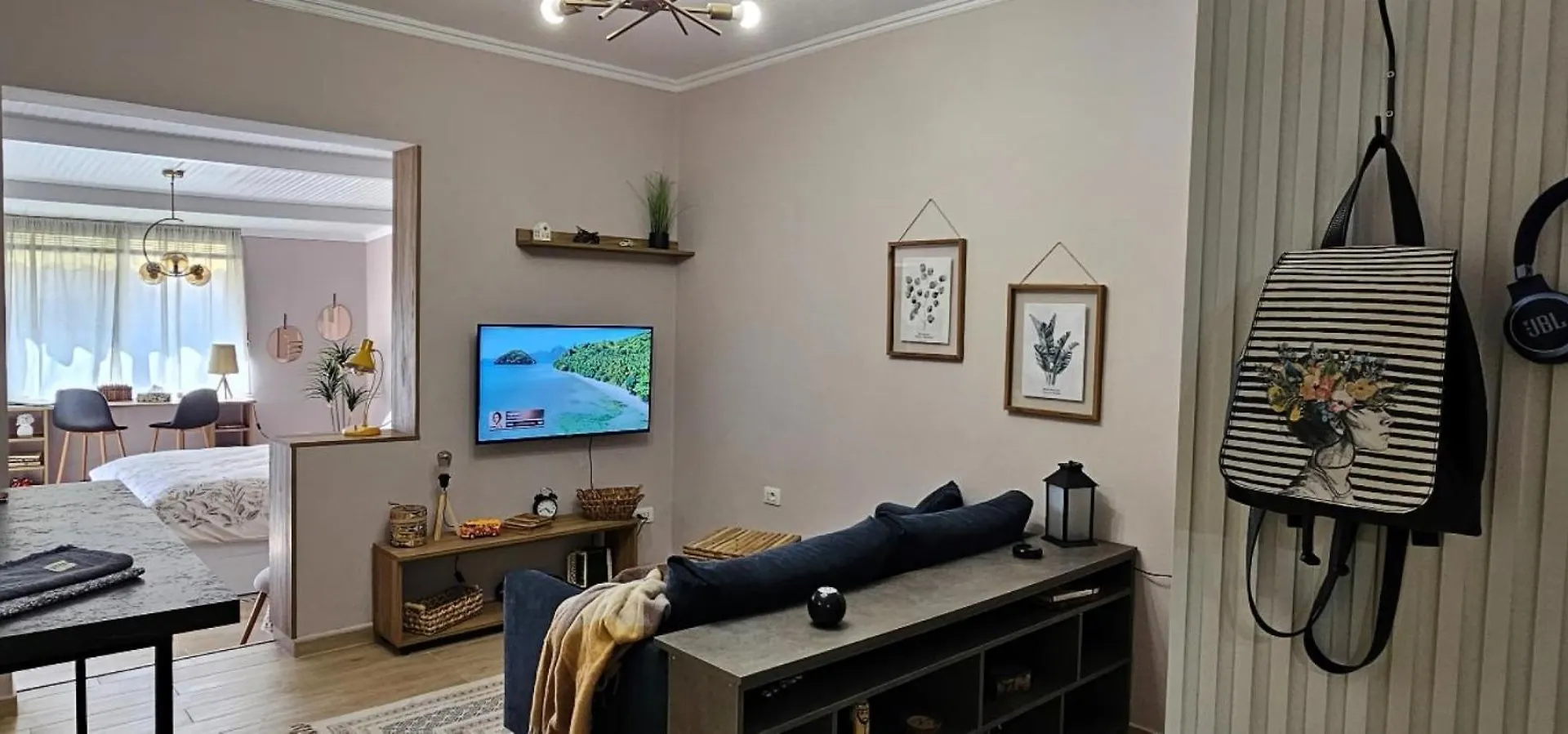 Nuci'S Place 티라나